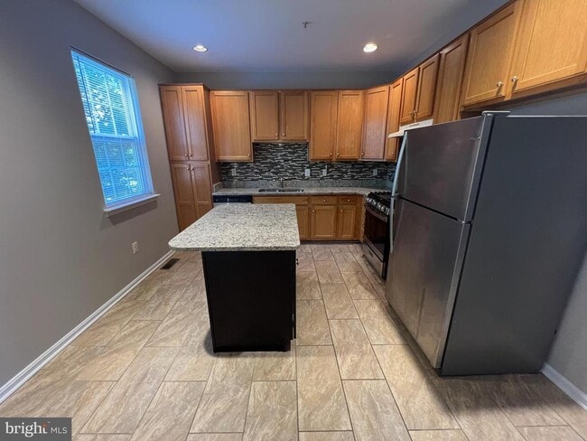 Building Photo - 18023 Calabar Dr