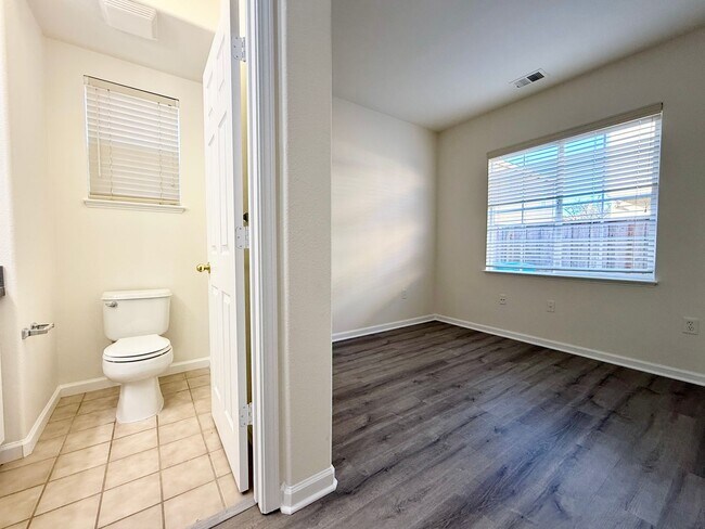 Building Photo - Renovated Coastal Home with NEW Kitchen and a Spacious Layout