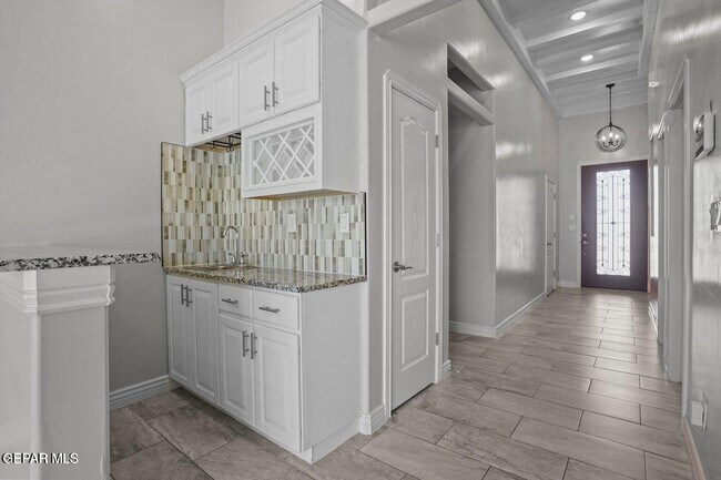 Building Photo - 12344 Desert Hawk Ave