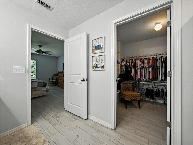 Building Photo - 149 Cascade Bend Dr