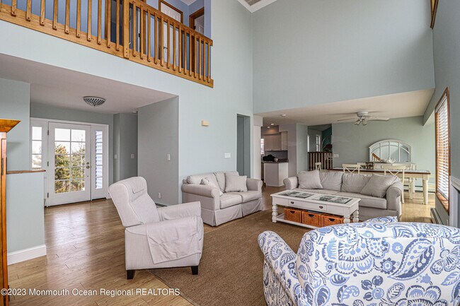 Building Photo - 1095 Island Dr