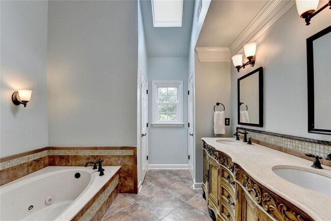 Building Photo - 2611 Briers N Dr