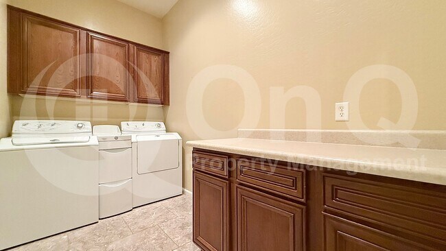 Building Photo - 28978 N 70th Dr