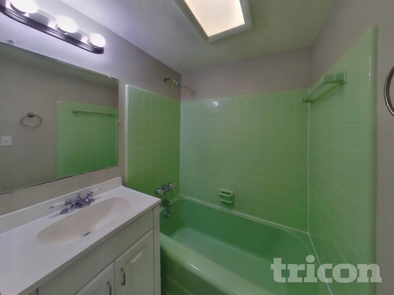 Building Photo - 11249 Emuness Rd