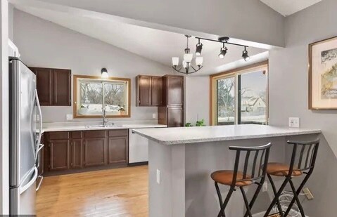 Building Photo - 912 W 66th St