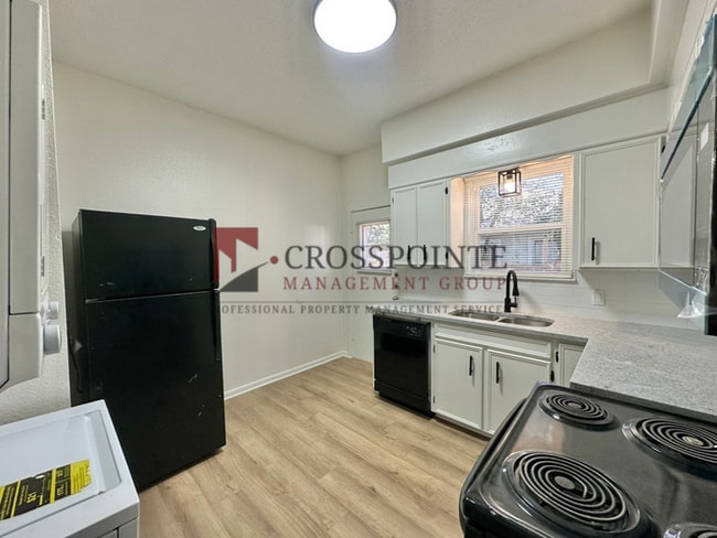 Building Photo - Coming Soon! Remodeled 1 Bedroom 1 Bath in the Heart of Tyler!