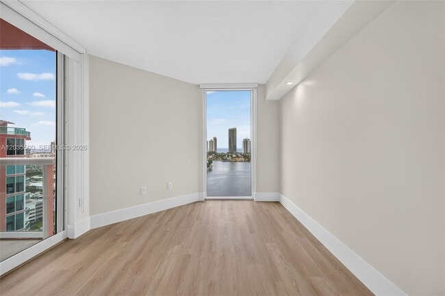 Building Photo - 3370 Hidden Bay Dr