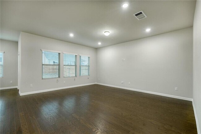 Building Photo - 2701 Danbury Ln