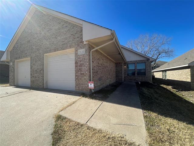 Building Photo - 3124 S Cherry Ln