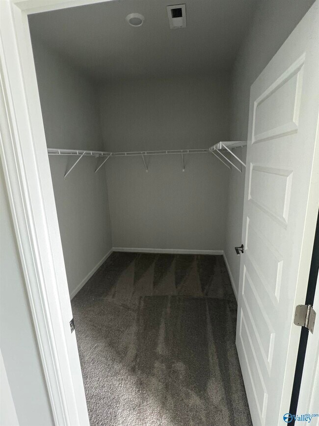 Building Photo - 184 Little Britain St