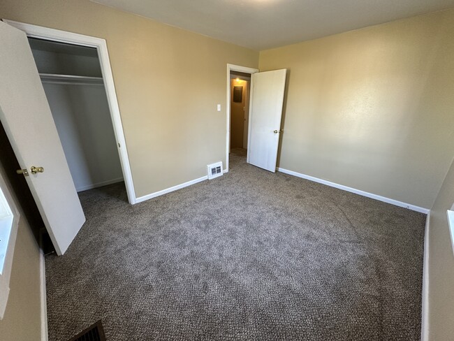 Building Photo - 3609 1st Ave N