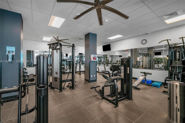 Building Photo - 2501 S Ocean Dr