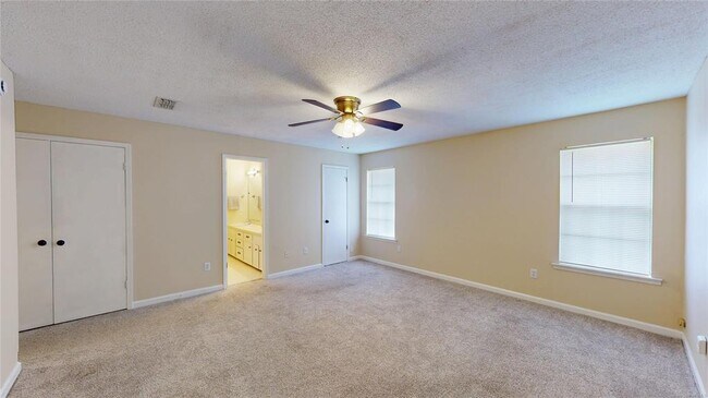 Building Photo - 710 Old Creek Rd