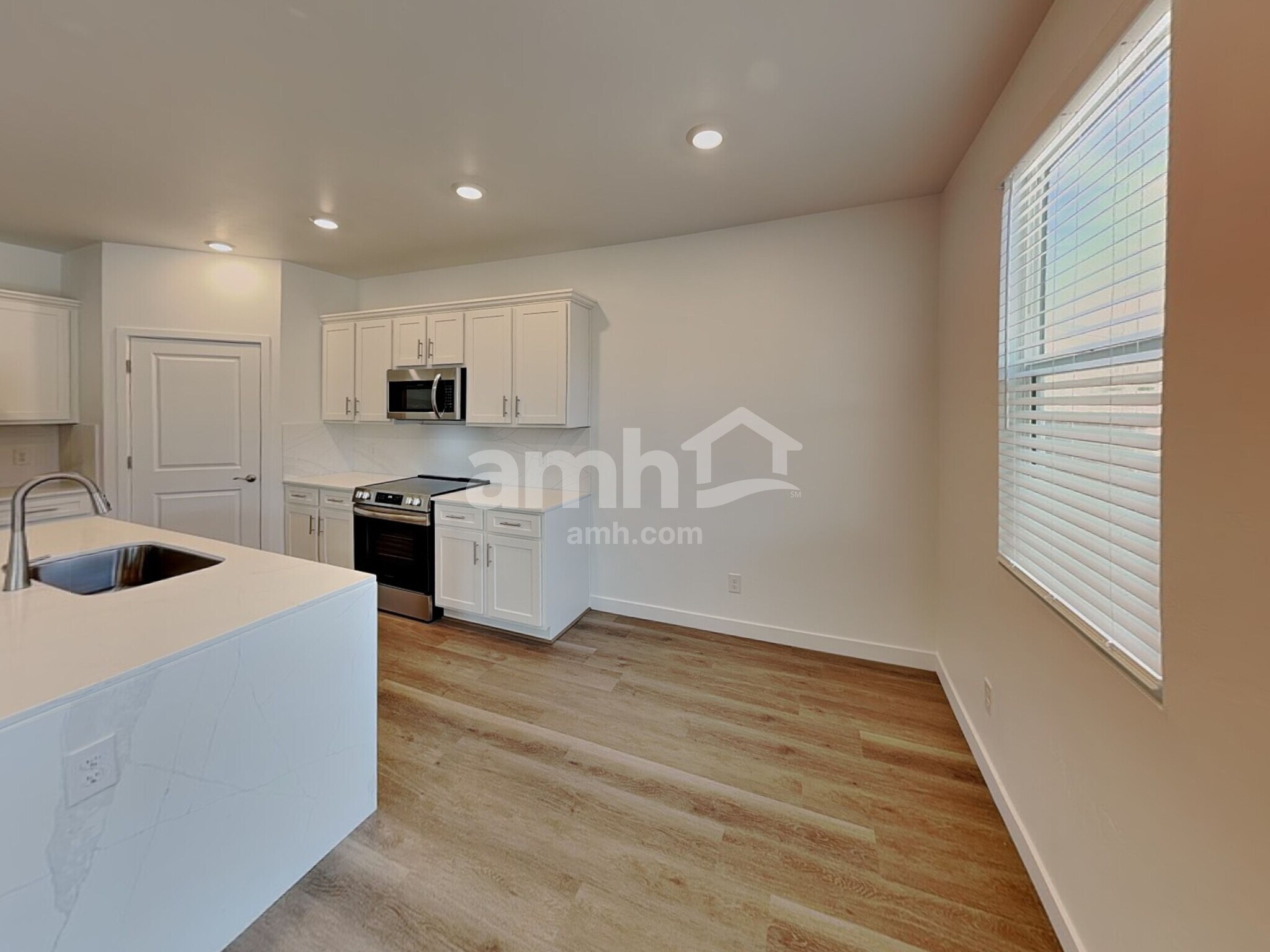 Building Photo - 9630 E Friedel Dr