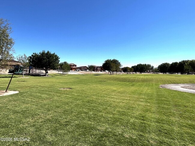 Building Photo - 2155 E Calle Gran Desierto