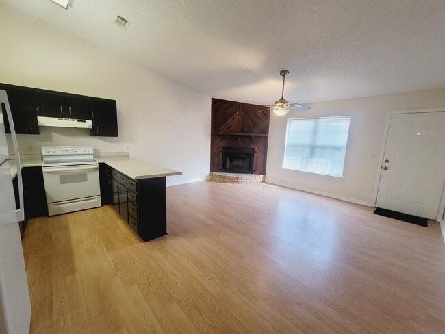 Building Photo - 3986 Breezee Ct