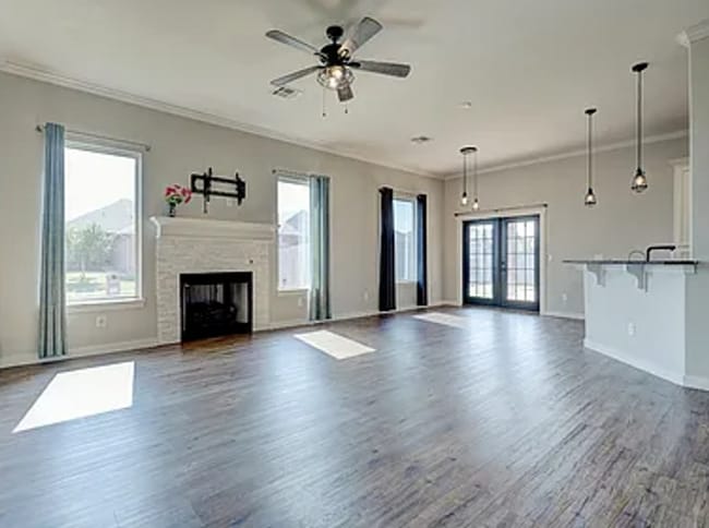 Building Photo - Magnificent 3BD/2BTH home in Council Ridge