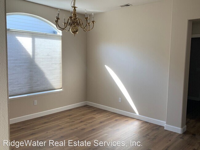 Building Photo - 4 br, 3 bath House - 610 Sundale Lane