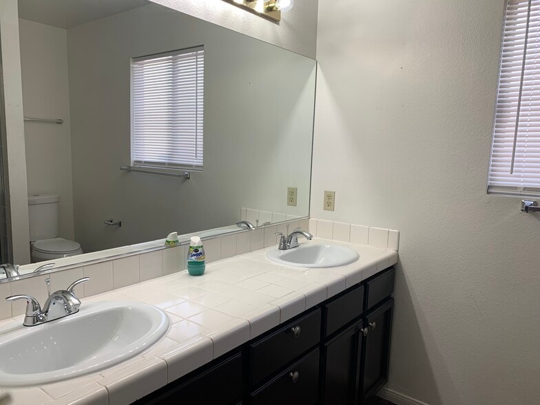 Building Photo - 1636 Palmae Way