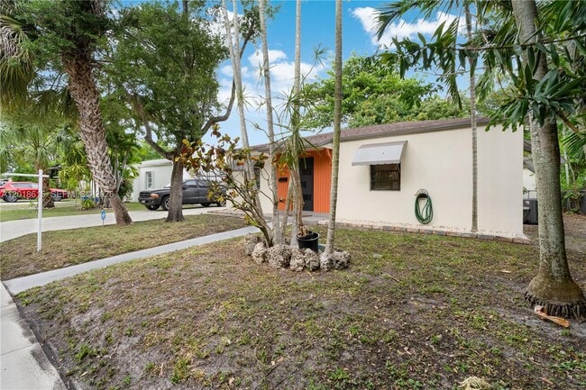Building Photo - 6531 SW 57th Pl
