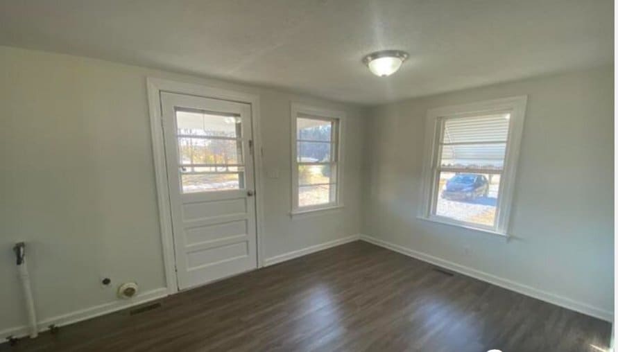 Building Photo - 1138 Live Oak Church Rd