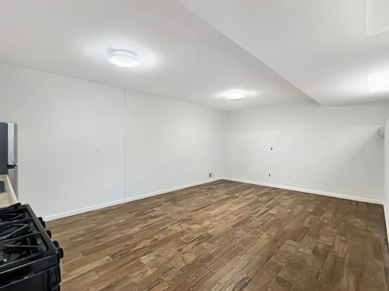 Building Photo - 32 Kelly Blvd