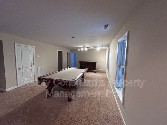 Building Photo - 4540 Pebble Lake Dr