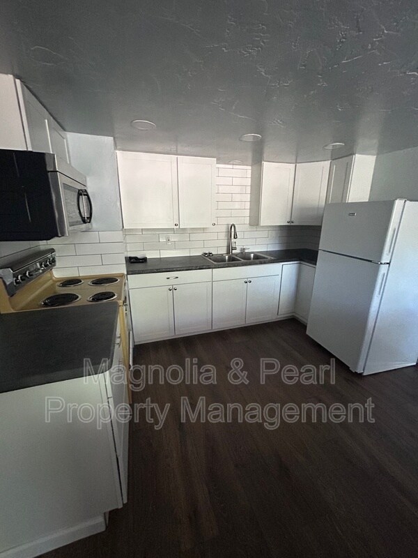 Building Photo - 1411 N 13th St