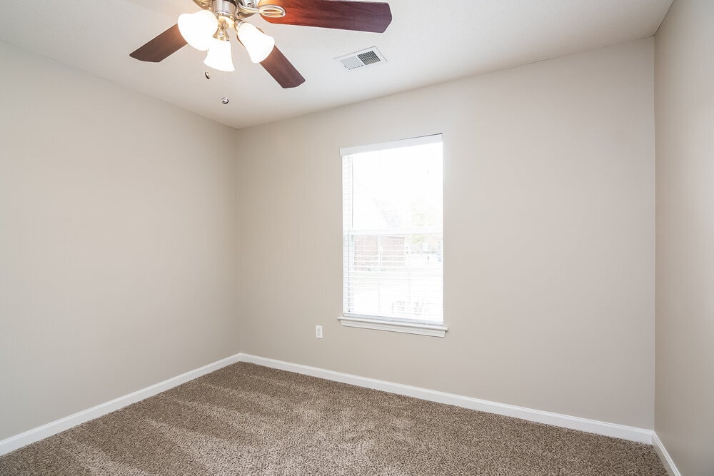 Building Photo - 748 Northwood West Cove