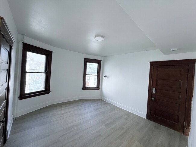 Building Photo - 2241 Burnet Ave