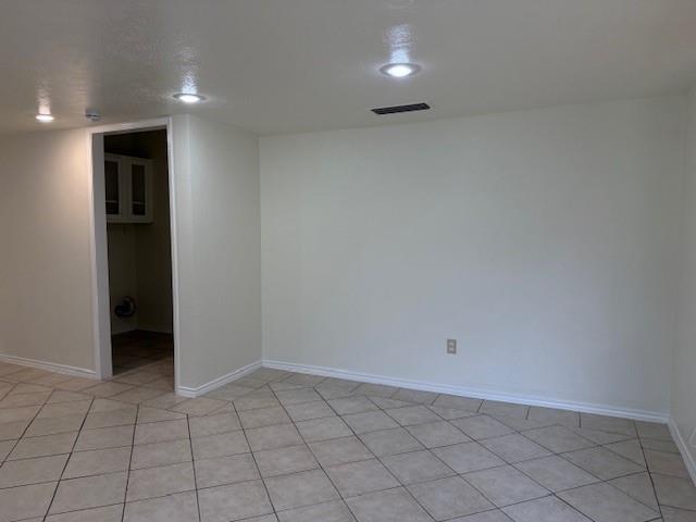 Building Photo - 3011 Meadowview Dr
