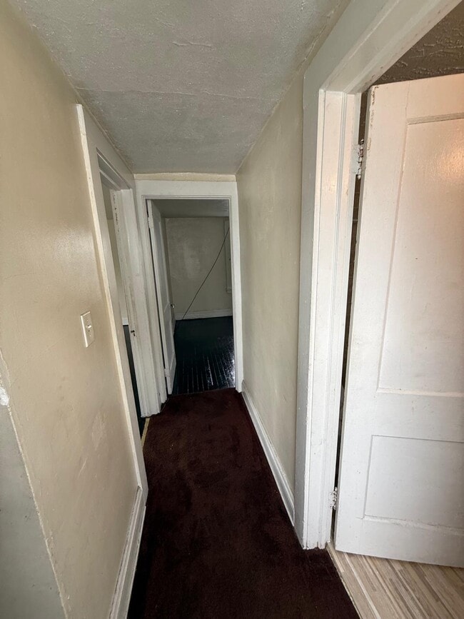 Building Photo - 1485 E 172