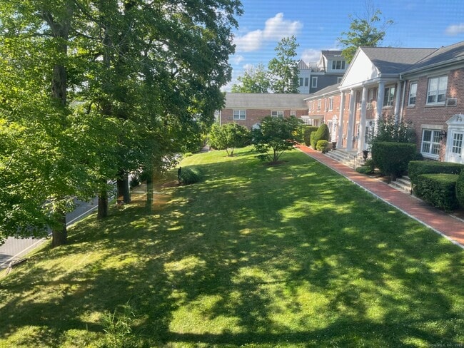 Primary Photo - 208 Park St