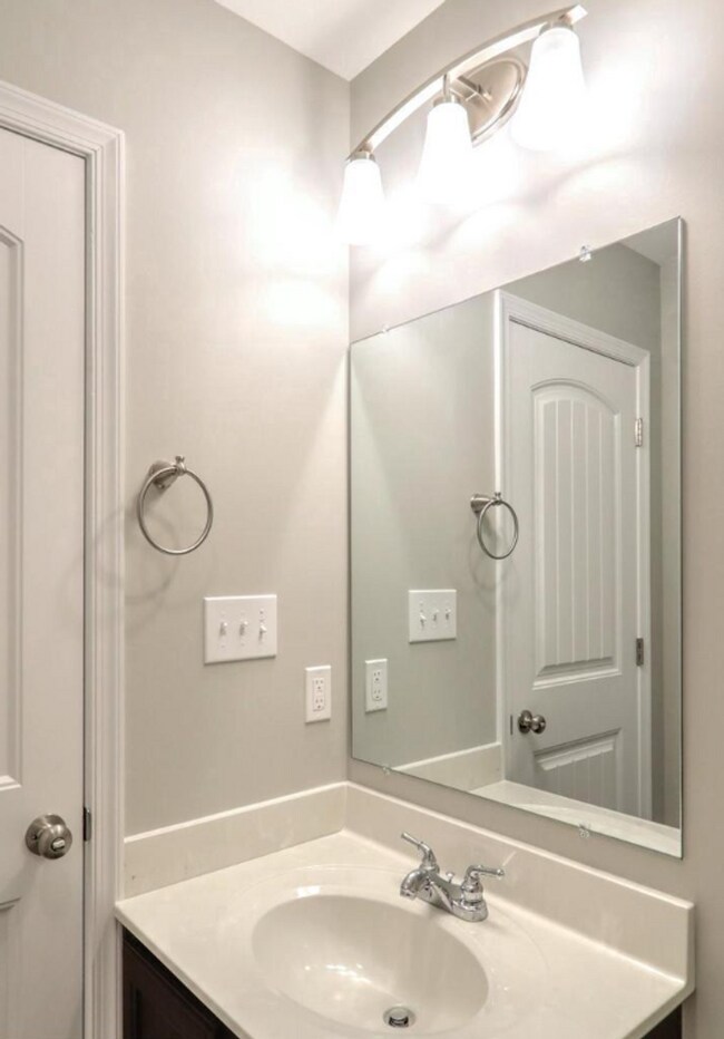 Building Photo - Dallastown Schools! Beautiful 3 Bedroom, 2.3 Bath Townhome!