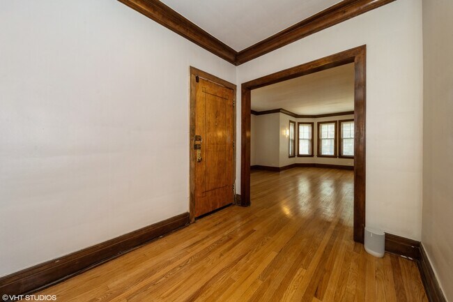 Building Photo - 6815 S Crandon Ave
