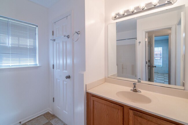 Building Photo - 1053 Brianna Way