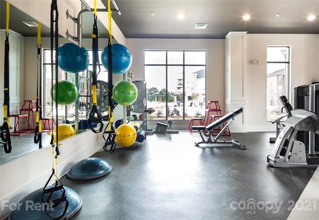 Building Photo - 9921 Holly Center Dr