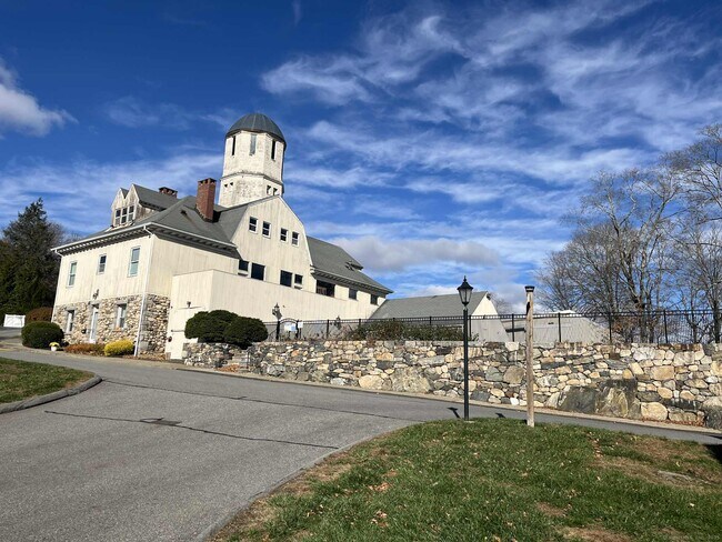 Building Photo - 2 Cook Close