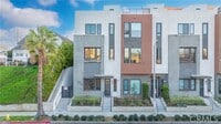 Building Photo - 273 W 8th St