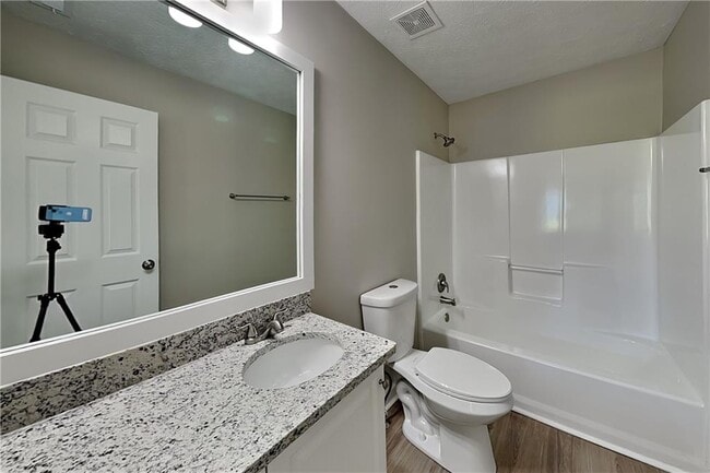 Building Photo - 1618 Sparrow Wood Ln SW