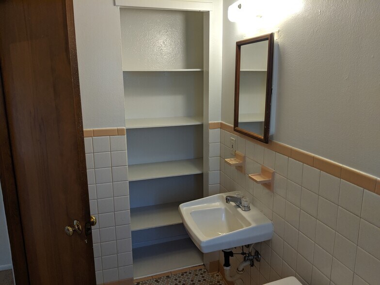 Building Photo - 3202 Dorian Ct