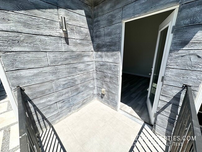 Building Photo - 1123 Browning Blvd