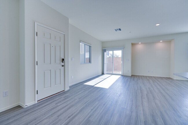 Building Photo - NW 3 Bedroom Townhouse!! Gated Community Pool!! 2 Car Garage!!! No Carpet downstairs.