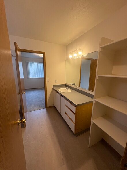 Building Photo - 3541 S Poco Loco Pl