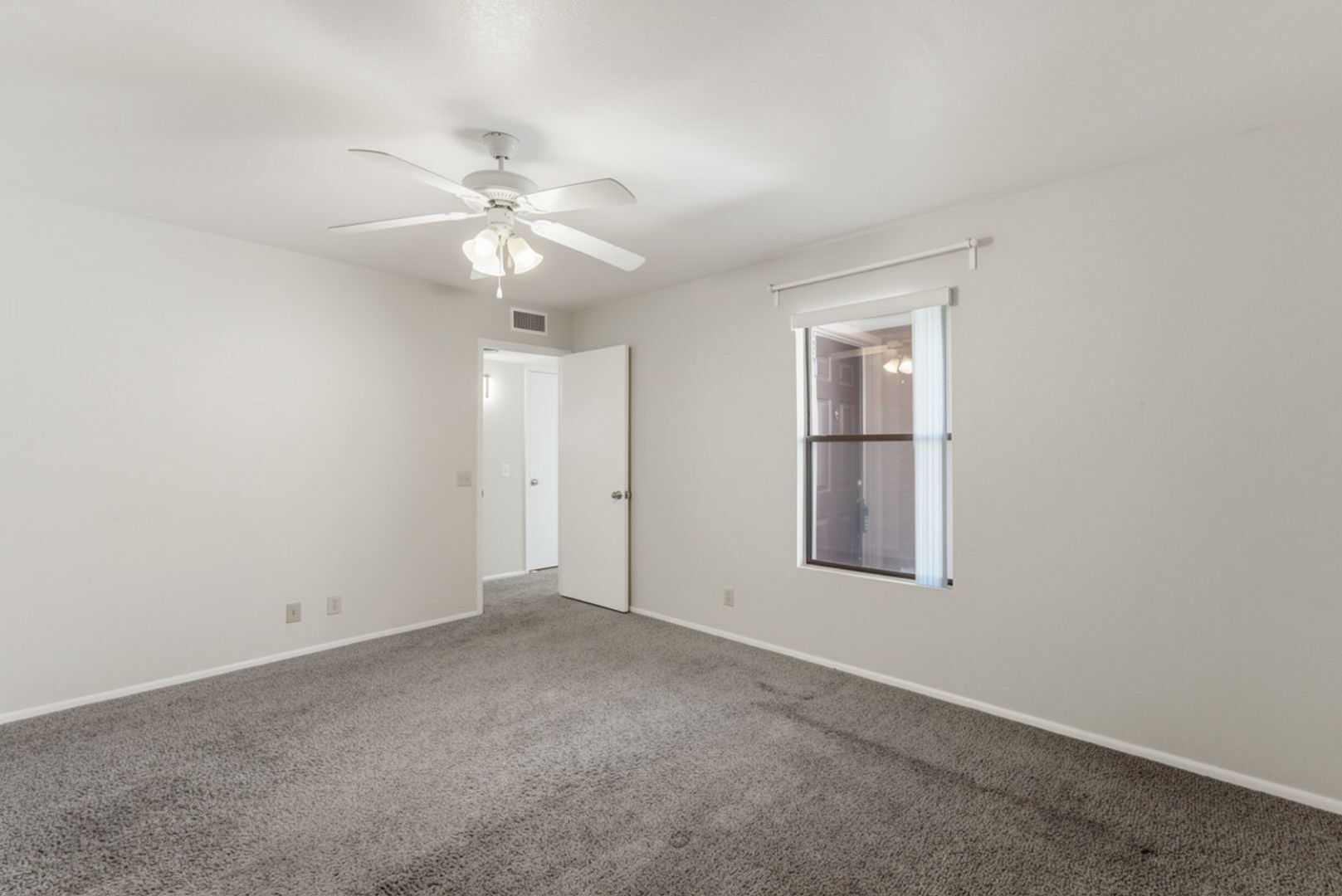 Building Photo - 16657 E Gunsight Dr