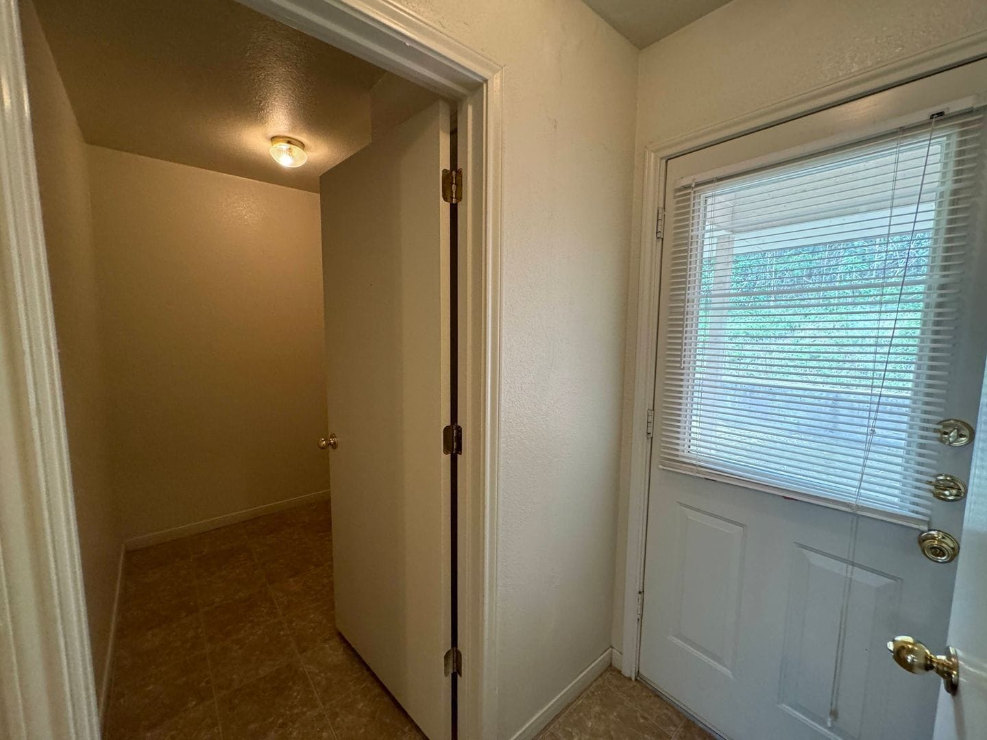 Building Photo - 404 Brittney Way