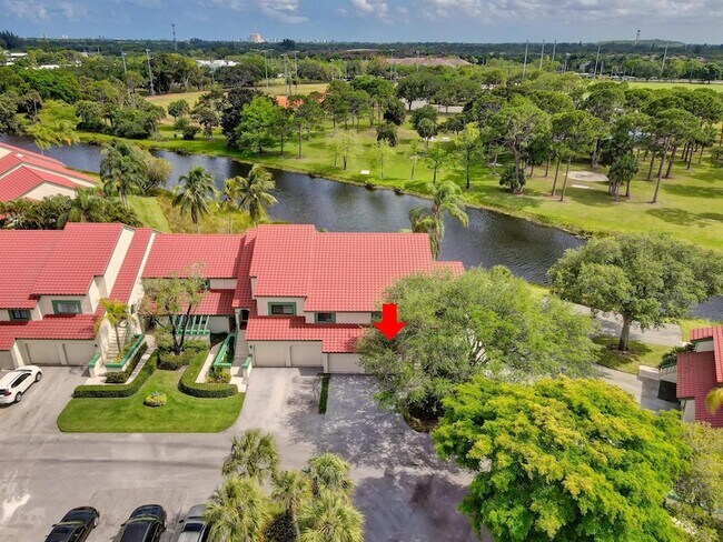 Building Photo - 6 Lexington Ln E