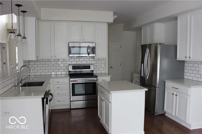 Building Photo - 6255 Canterbury Dr