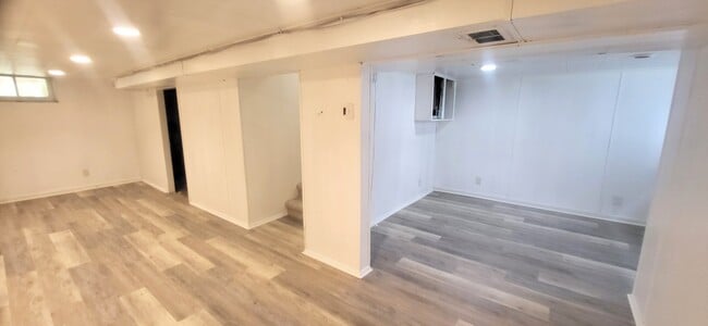 Building Photo - 2008 N Anthony Blvd