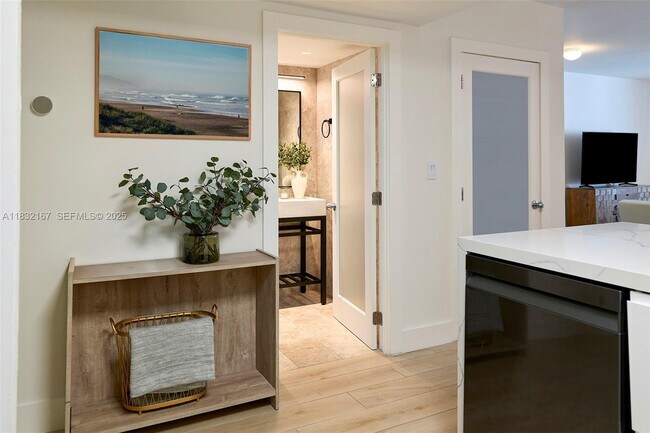 Building Photo - 2301 Collins Ave